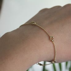 LILA Gold Chain Twist Bracelet