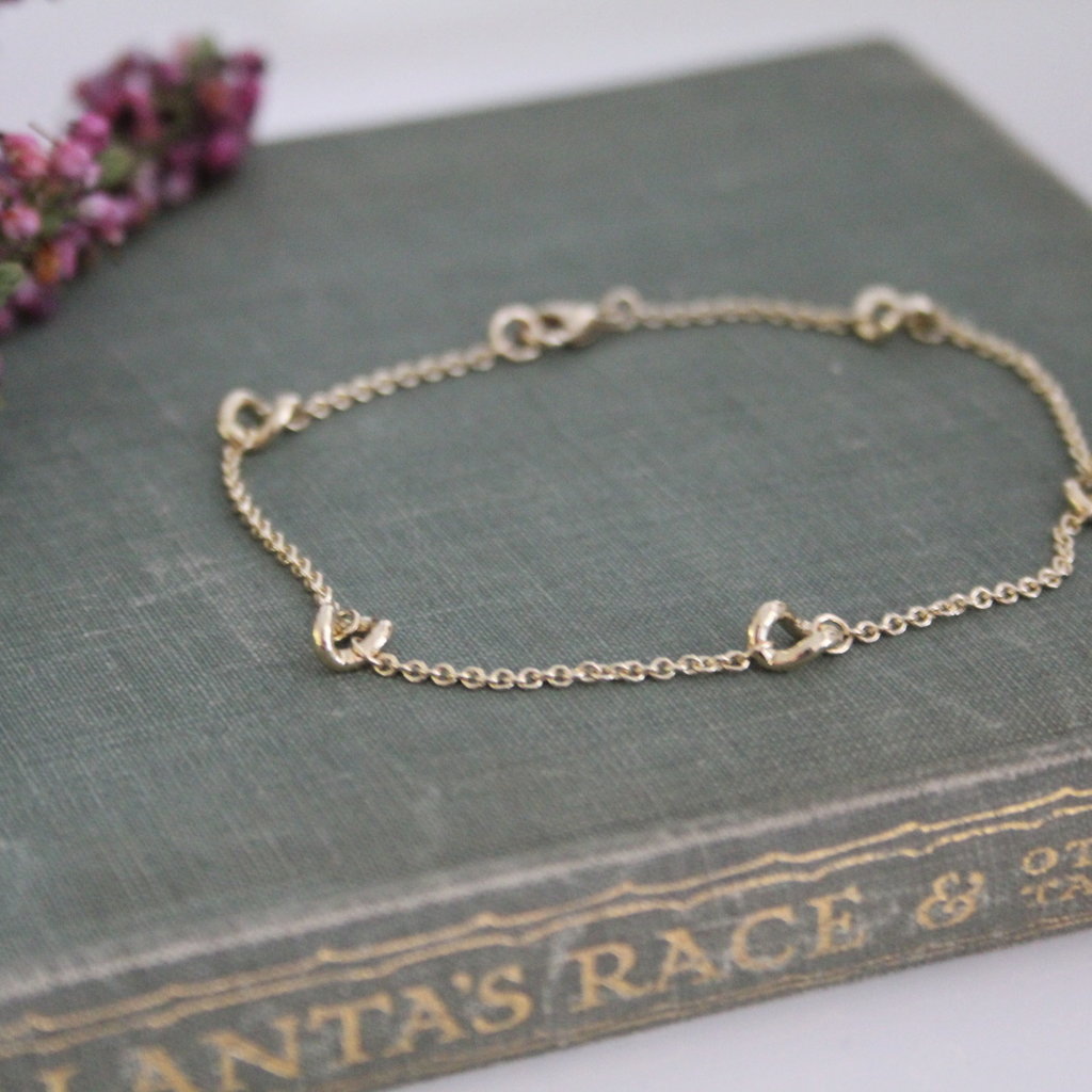 LILA Gold Chain Twist Bracelet