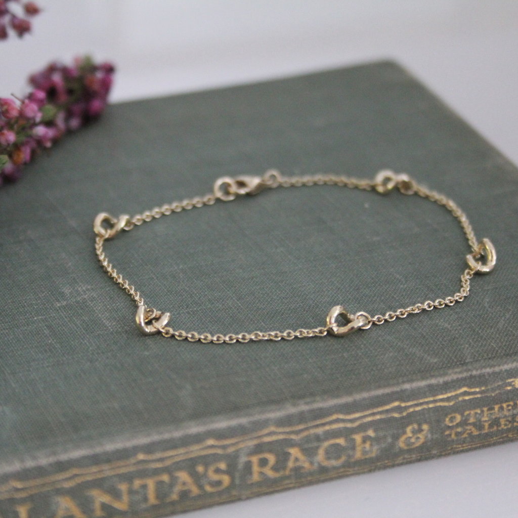 LILA Gold Chain Twist Bracelet