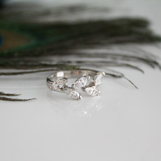 BLOSSOM Platinum Marquise Diamond Leaf Ring