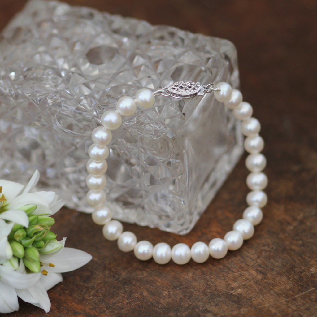 GATSBY Silver White Freshwater Pearl Bracelet