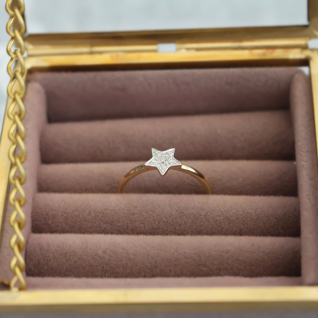 LUNA Gold Monique Star Diamond Ring