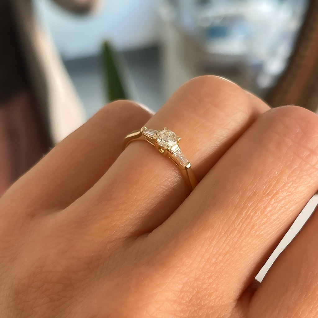 CASSIDY Gold Brilliant Cut Diamond Lorelai Ring