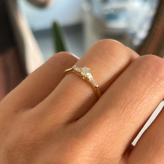 BLOSSOM Gold Brilliant Cut Diamond Lorelai Ring
