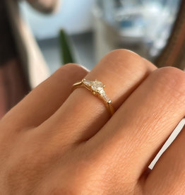 BLOSSOM Gold Brilliant Cut Diamond Lorelai Ring