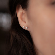 DAISY White Gold Ivy Tri Diamond Earrings