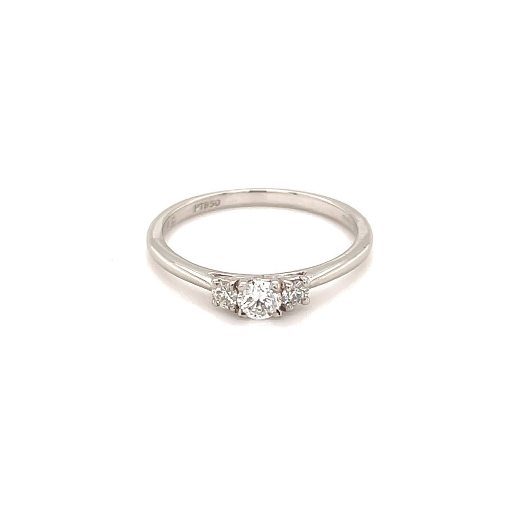 BLOSSOM Platinum Diamond Angelina Ring 0.28ct