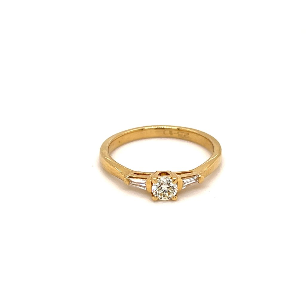 BLOSSOM Gold Brilliant Cut Diamond Lorelai Ring