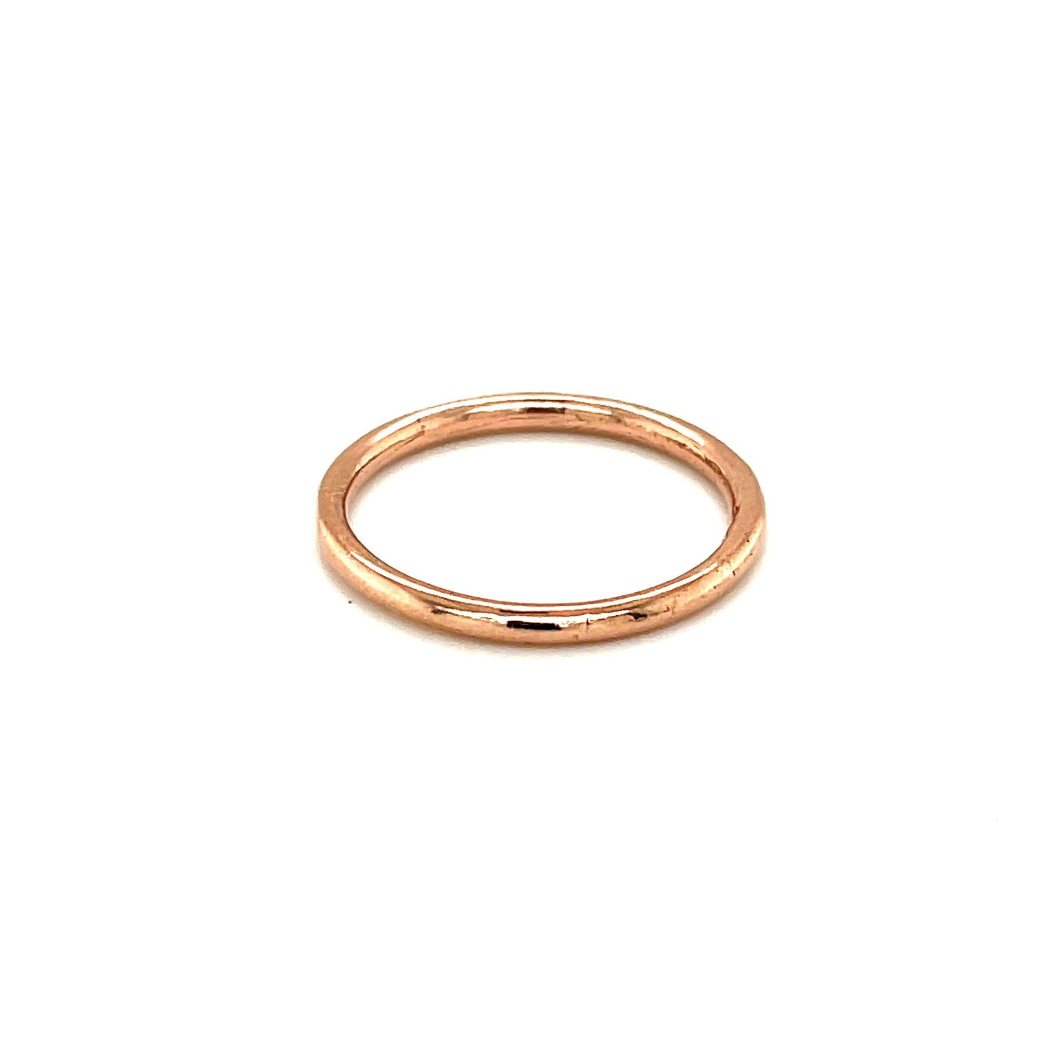 Mid-Weight Men's Wedding Ring in 14K Rose Gold (4mm)