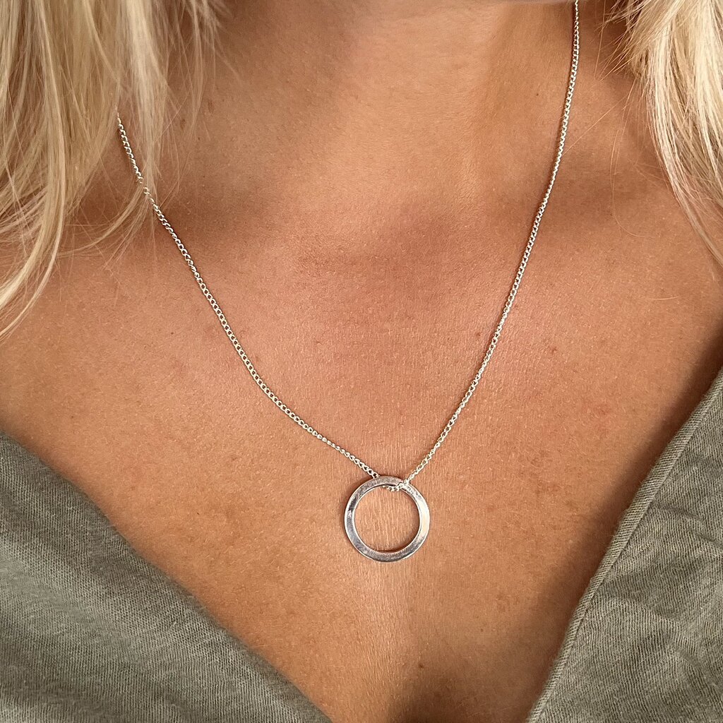 KENSINGTON Silver Ring of Love Necklace