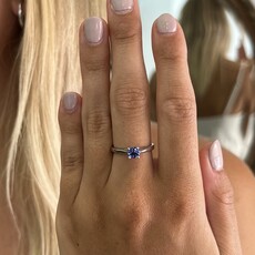 OCEANIA White Gold Tanzanite Solitaire Ring