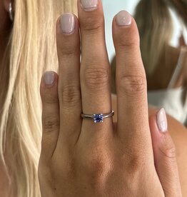 OCEANIA White Gold Tanzanite Solitaire Ring