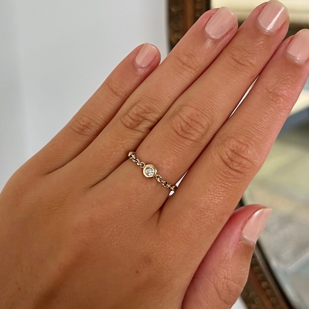 LILA Rose Gold Bold Star Diamond Chain Ring