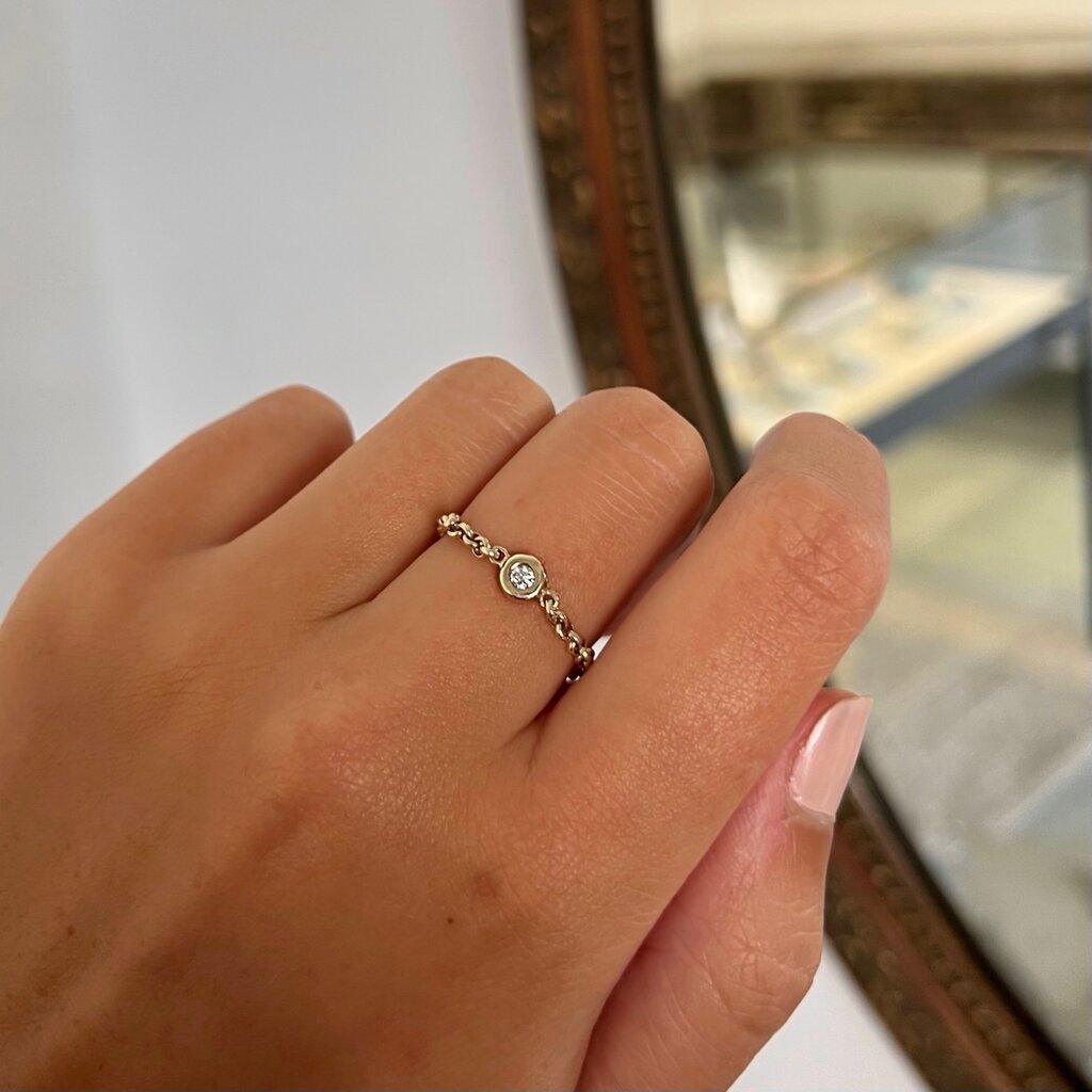 LILA Rose Gold Bold Star Diamond Chain Ring