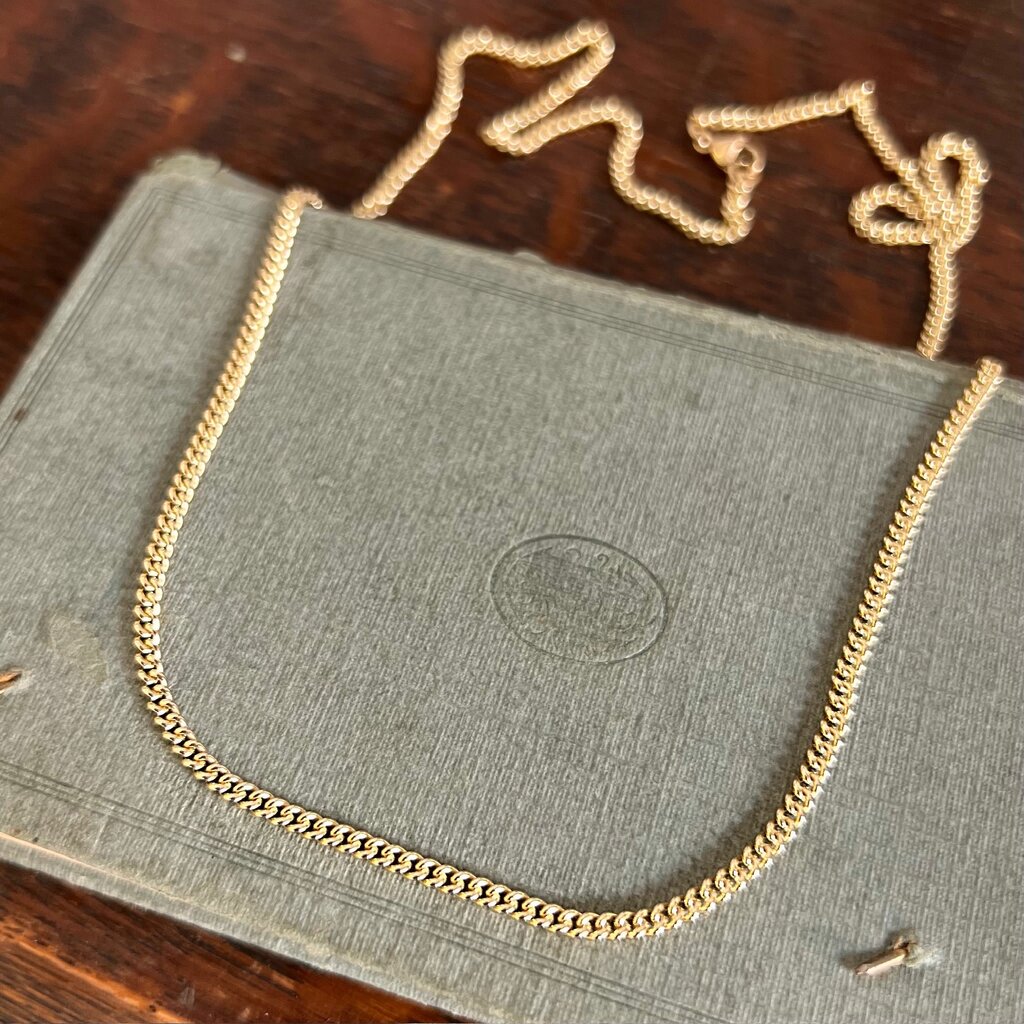 METRO Bold 8 Carat Gold Chain