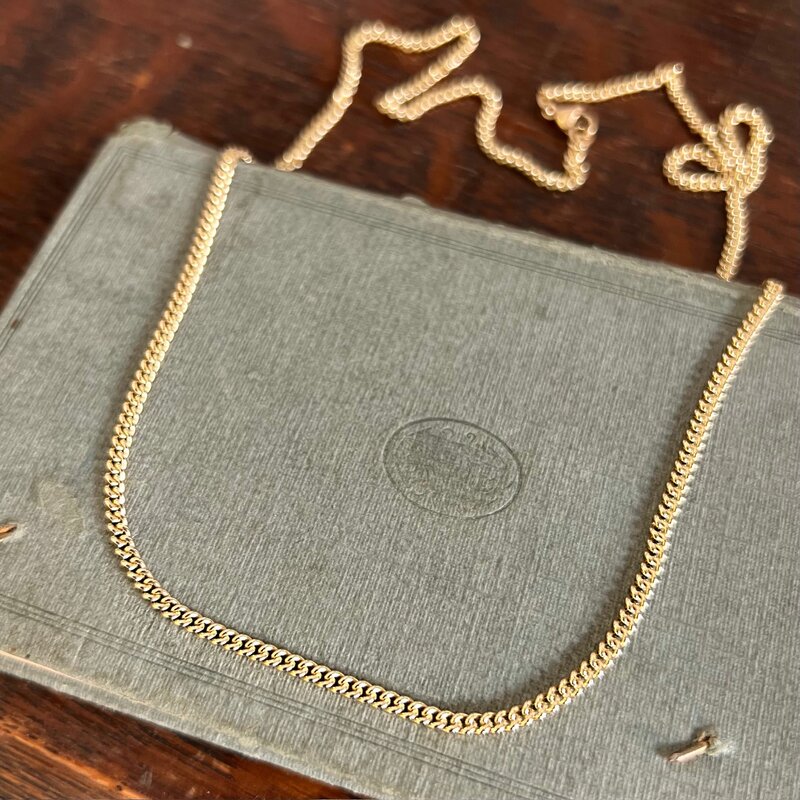 METRO Bold 8 Carat Gold Chain