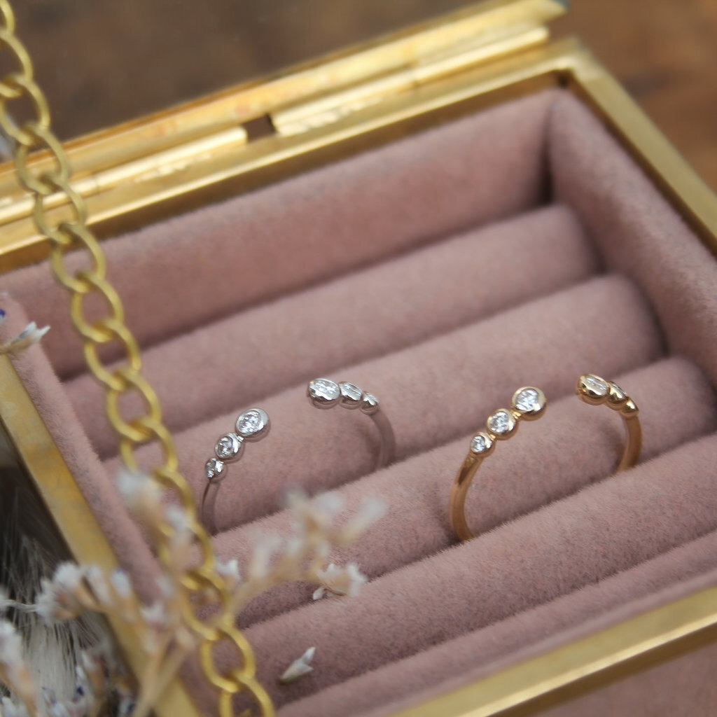 BLOSSOM Gold Aviana Diamond Ring