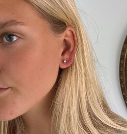 LILA 18 Carat White Gold Diamond Solitaire Studs