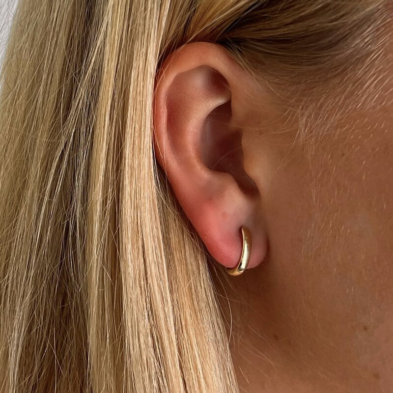 18 Carat Gold Sparrow Oval Hoop Earrings
