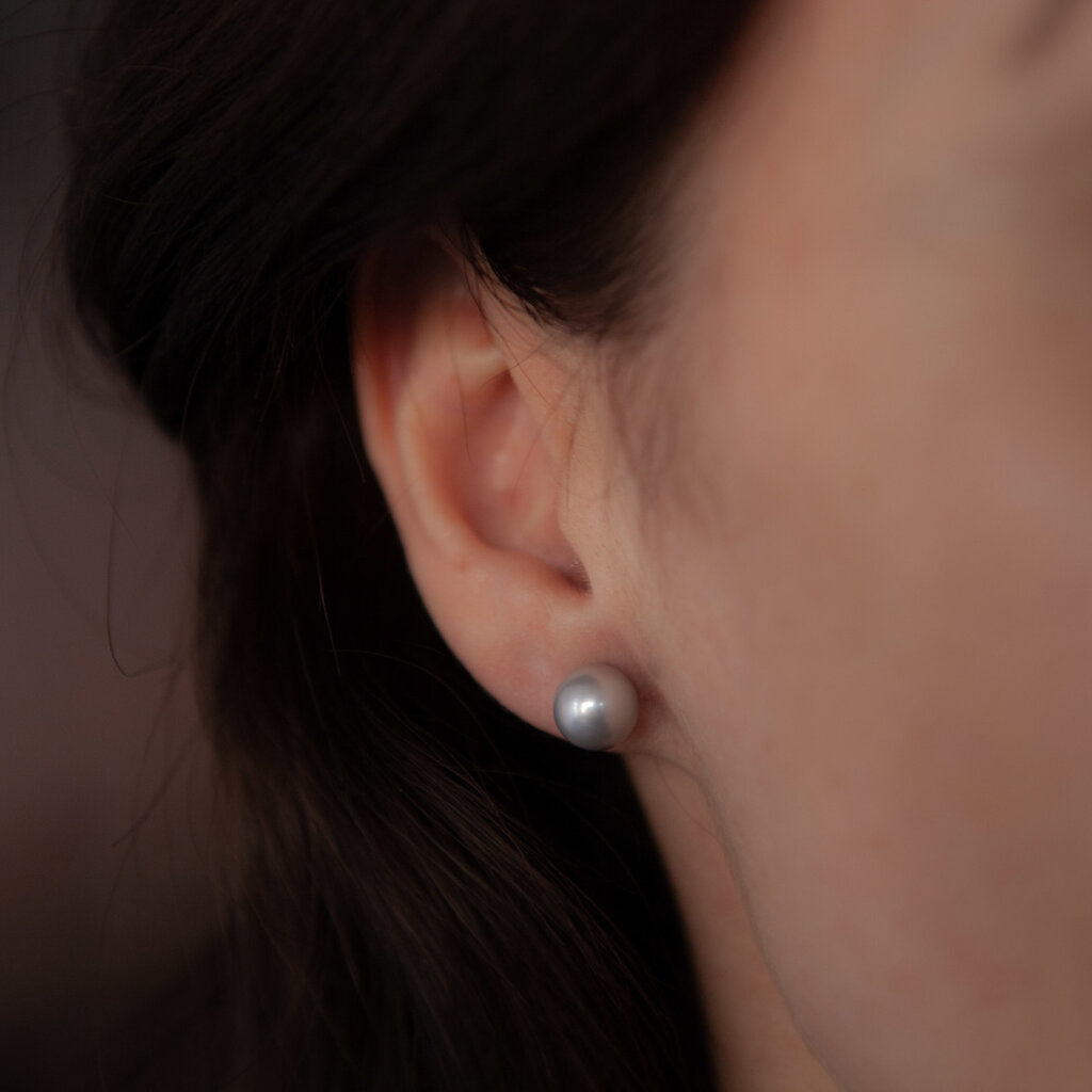 GATSBY Silver Grey Pearl Stud Earrings
