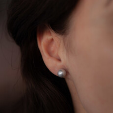 GATSBY Silver Grey Pearl Stud Earrings