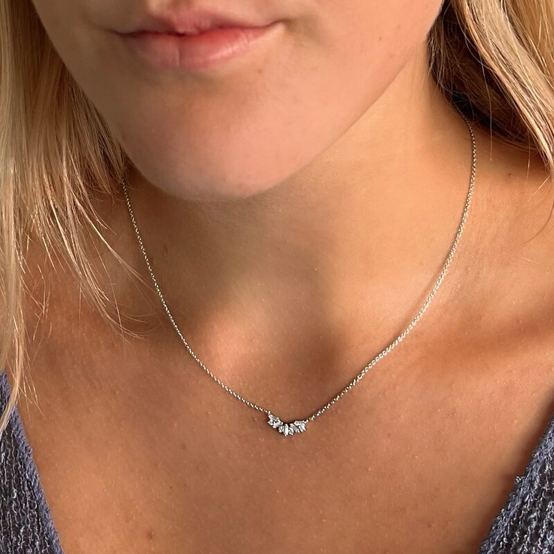 BLOSSOM White Gold Izzie Diamond Necklace