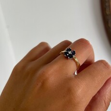 OCEANIA Gold Blue Sapphire Flower Felicia Ring