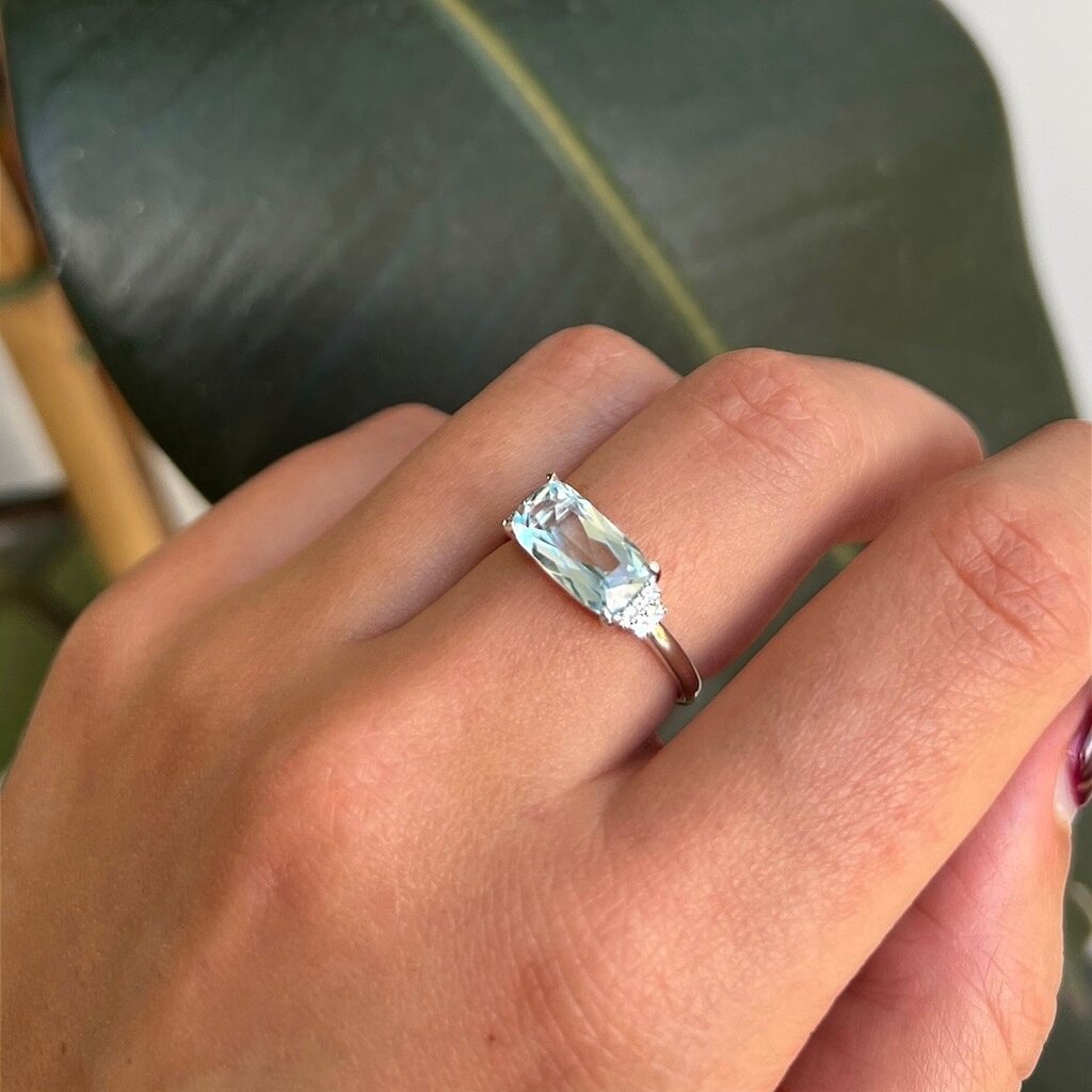 OCEANIA White Gold Topaz and Diamond Zeyno Ring