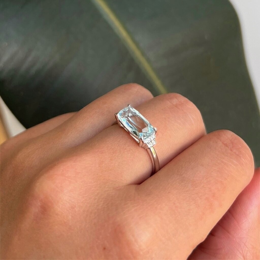 OCEANIA White Gold Topaz and Diamond Zeyno Ring