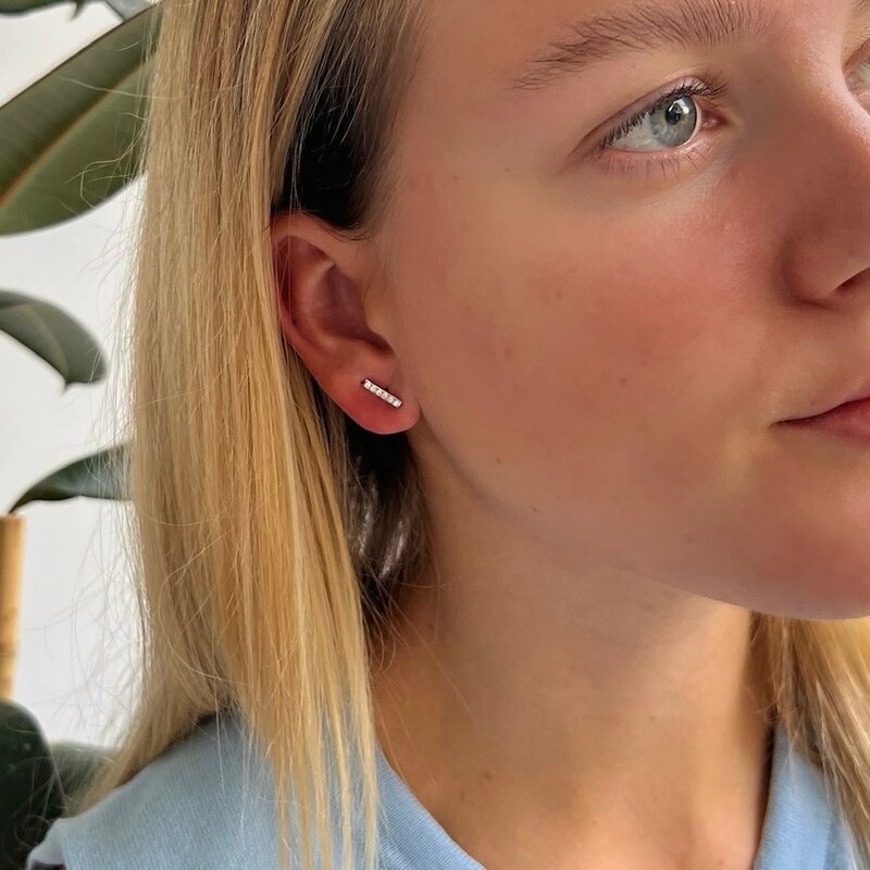 KENSINGTON White Gold Diamond Barre Earrings