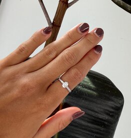 BLOSSOM Platinum Oval Cut Diamond Ring