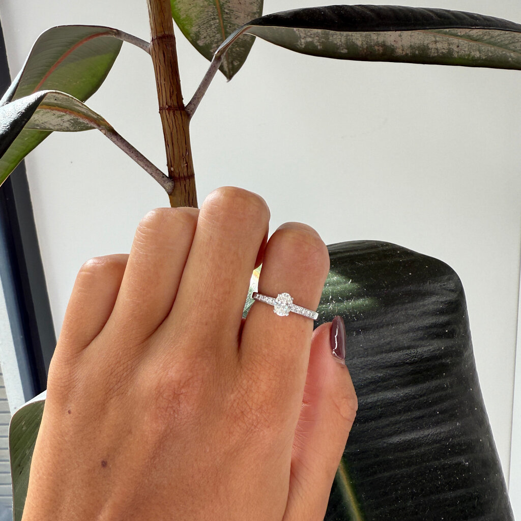 BLOSSOM Platinum Oval Cut Diamond Ring