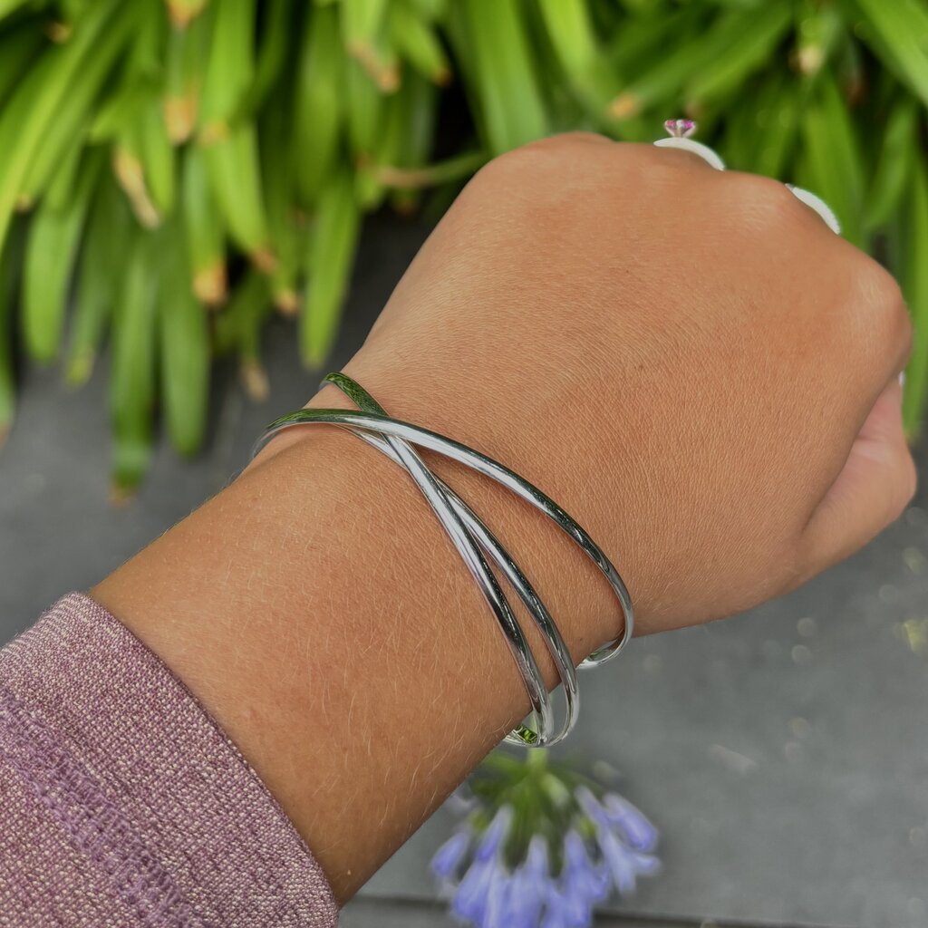 Sterling Silver Round Lucie Bangle
