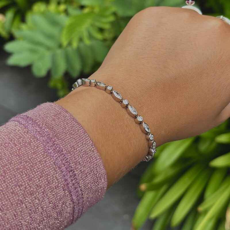 BLOSSOM White Gold Marquise Leaf Tennis Bracelet 3.89ct