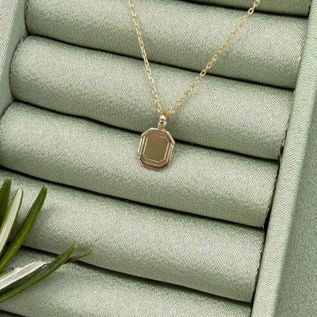 Gold Monroe Portrait Necklace