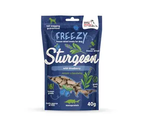 Syta Micha Syta Micha Freezy freeze-dried dog treats Steur en Bosbessen Syta Micha Syta Micha Freezy freeze-dried dog treats Steur en Bosbessen