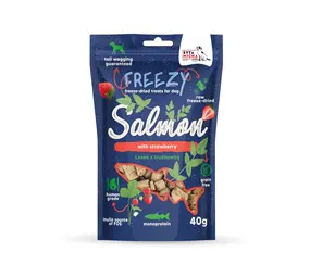 Syta Micha Syta Micha Freezy freeze-dried dog treats Zalm en Aardbei Syta Micha Syta Micha Freezy freeze-dried dog treats Zalm en Aardbei