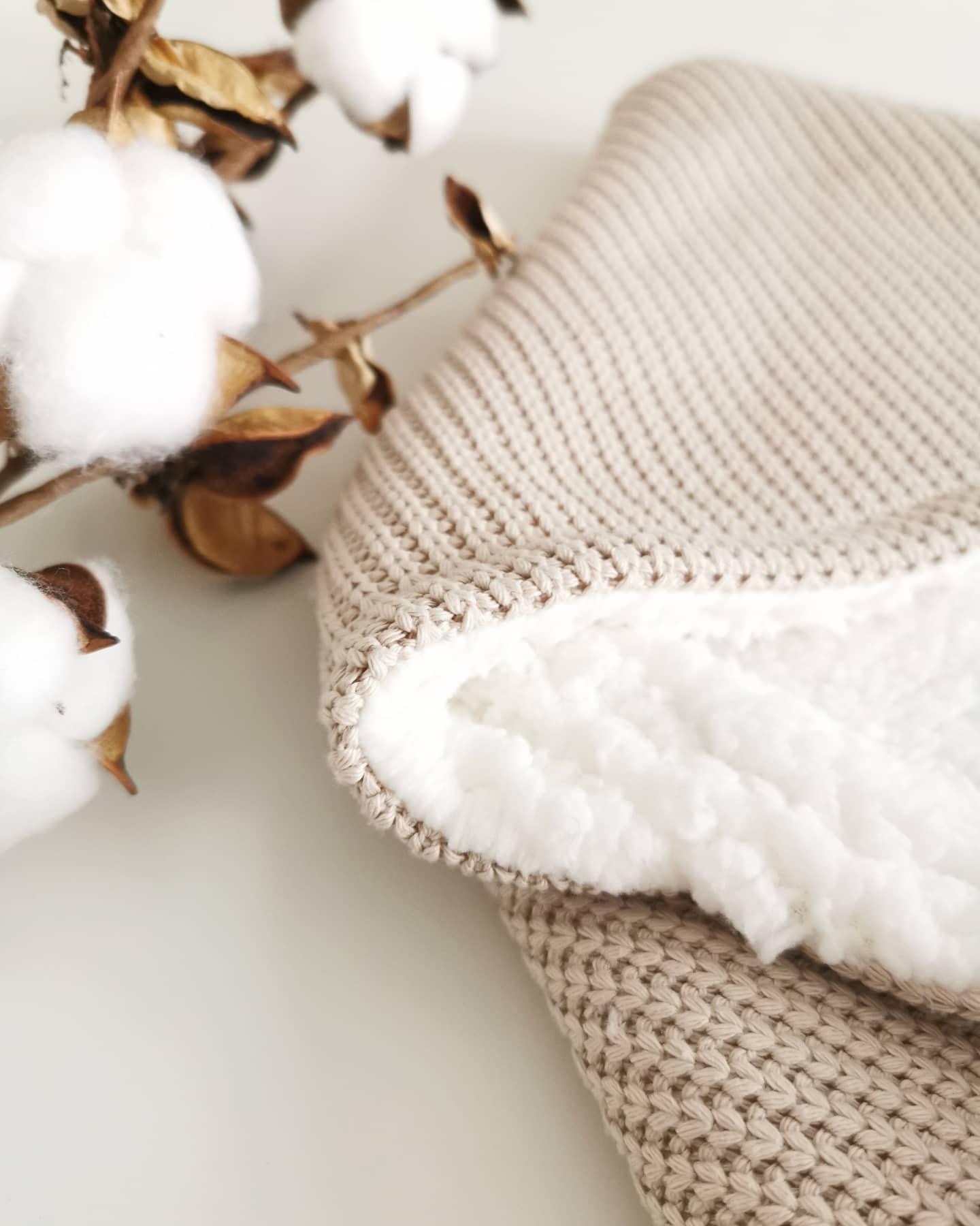 Brengen oase bijnaam Wikkeldeken Zand Knit & Witte Teddy - By Lovelies