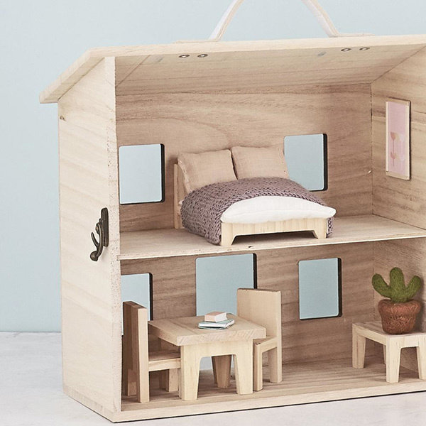 olli ella doll house