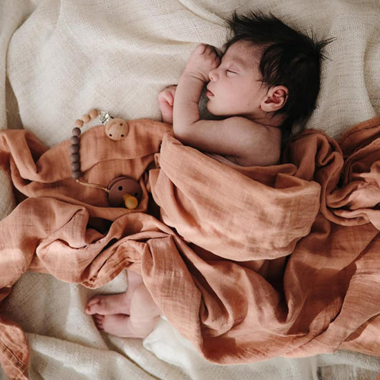 Mushie Mushie lange bébé Rose Vanilla