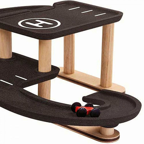 race n play parking garage