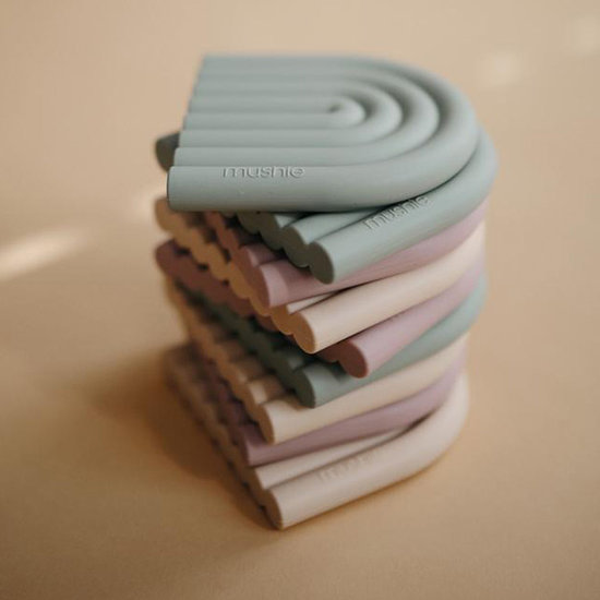 Mushie Mushie teether Rainbow cambridge blue