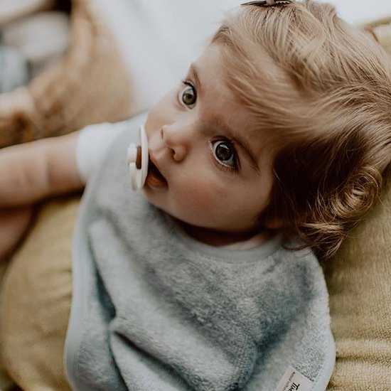 Timboo Lätzchen XL doppellagig Feather Grey 26x38cm - Timboo