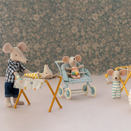 Maileg Maileg nursery table Baby Mouse - Ocher