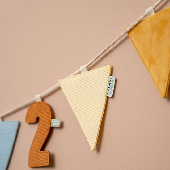 Little Dutch Little Dutch garland element letter U