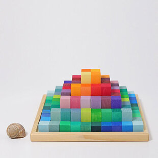 Grimm's petite pyramide de cubes