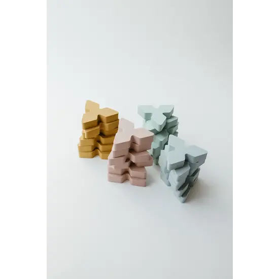 Moes Play Moes Play | Trianglo