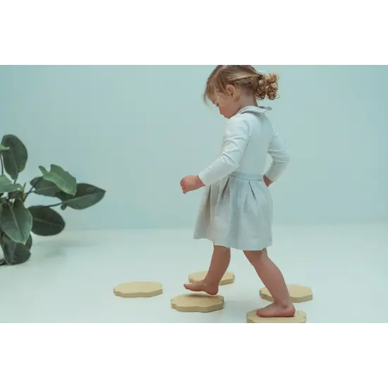 Moes Play Moes Play | Stepping Shells