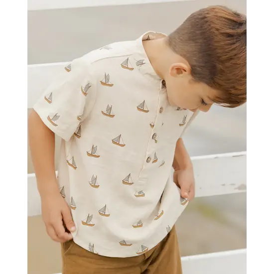 Rylee and Cru Rylee and Cru | Chemise Mason à manches courtes Sailboats