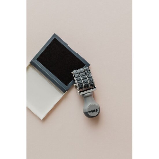 Les Petites Dates Les Petites Dates | Poster My First Times Léa Le Pivert Mum Dad German